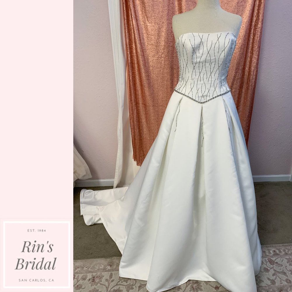 Paloma Blanca Unknown Style